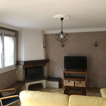 Maison Entre Et La Кан